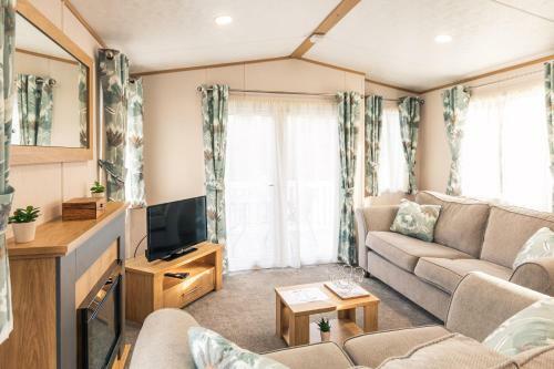Yorkshire Lodge With Hot Tub