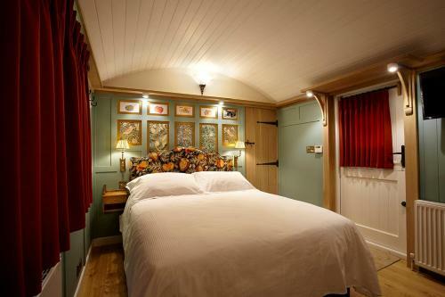 Lodge Hornington Manor Shepherds Huts