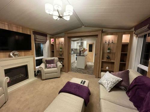Lakeview Winter Lodge With Hot Tub