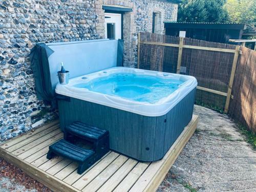 5 Bed Barn Conversion - With Private Hot Tub