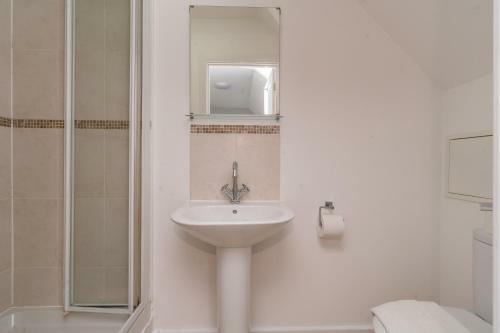 Millward House For Families And Contractor Stays