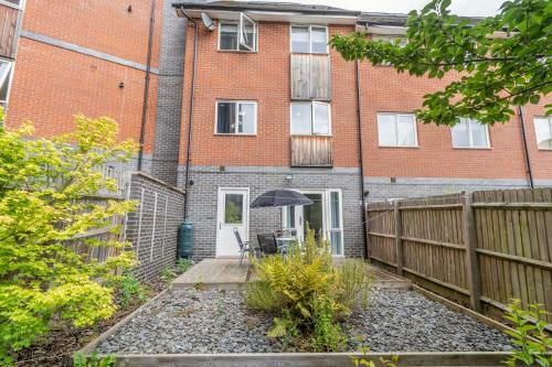 Millward House For Families And Contractor Stays