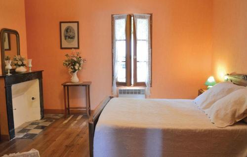 Holiday Home Le Bourg H-680