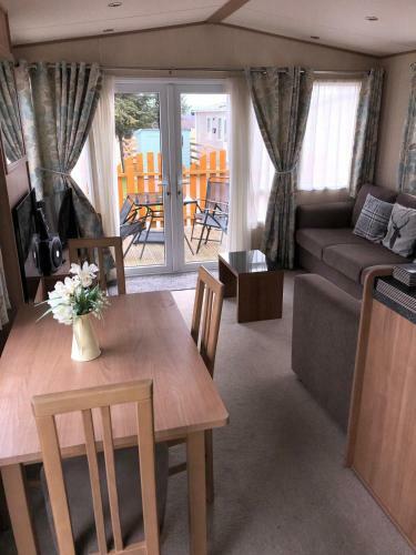32 Dayven Lodge