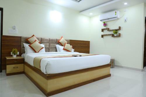 Hotel 8th Mile Suites