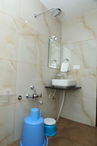 Hotel 8th Mile Suites