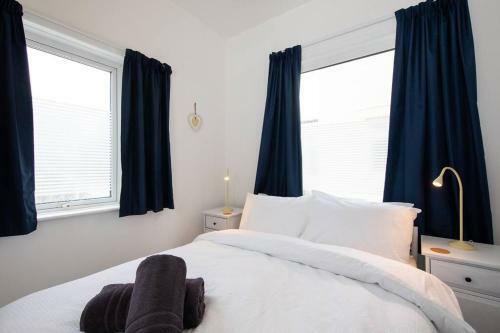 Apartamento Absolute Beachfront With Decked Garden Oasis And Views