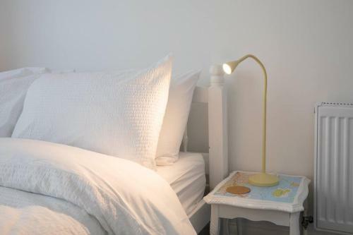 Apartamento Absolute Beachfront With Decked Garden Oasis And Views