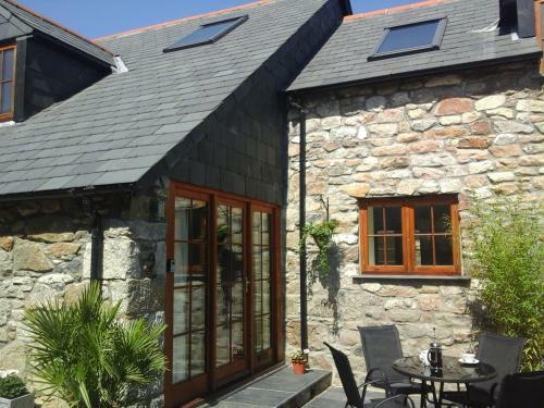 Tremodrett House Barn