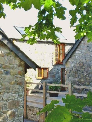 Tremodrett House Barn
