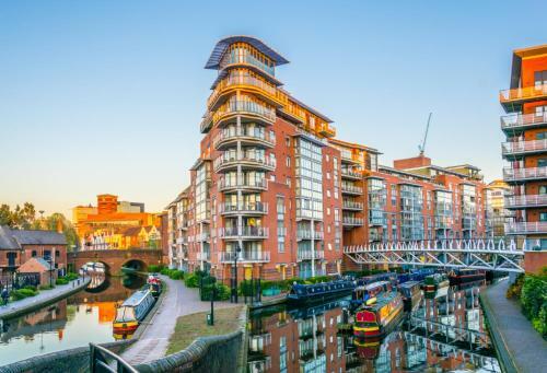 Crescent Luxury Apartment - Central Birmingham