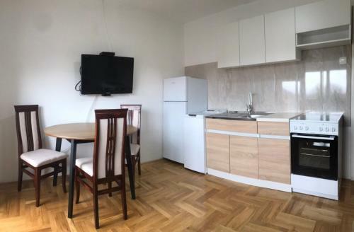 Azra Apartman
