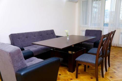Sunny Apartment On Sayat-nova Avenue & Tours