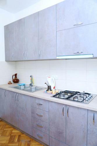 Sunny Apartment On Sayat-nova Avenue & Tours