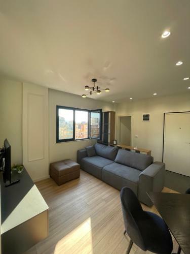 Charming And Bright Tirana Center Apartament