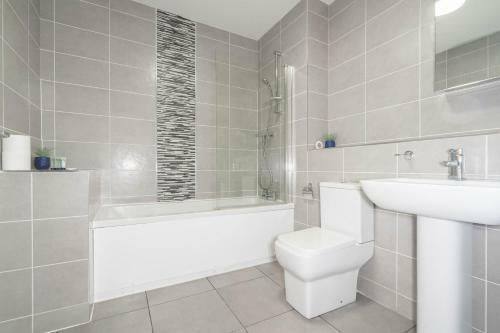 Haus Apartments Spacious 2 Bedroom & Parking
