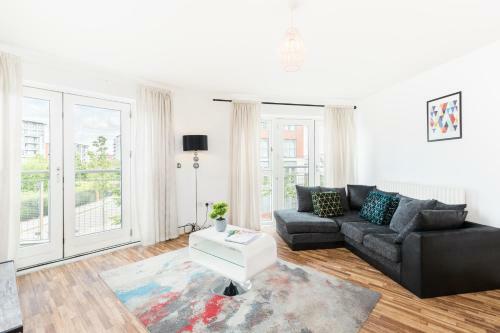 Haus Spacious Parkside Balcony Apartment, Wifi, Smart Tv