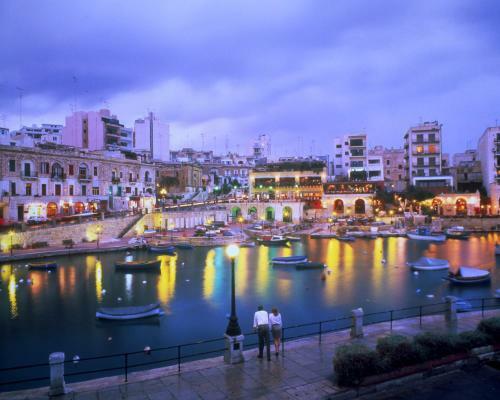 Superb Seafront Family Apartment