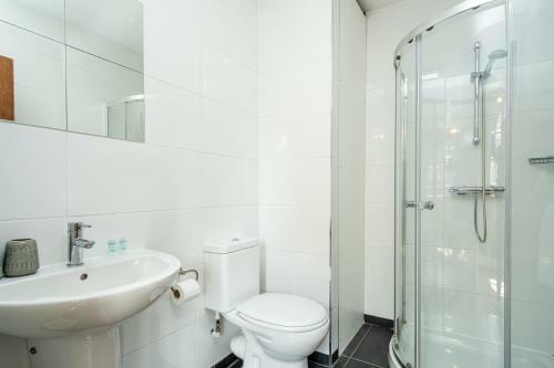 The Biscuit Factory - Flat 1