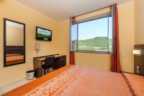 Hotel Letizi�