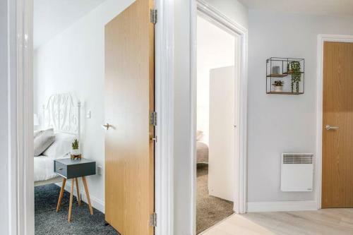 Luxury 2bed Spacious Apartment- City Centre- Free Parking