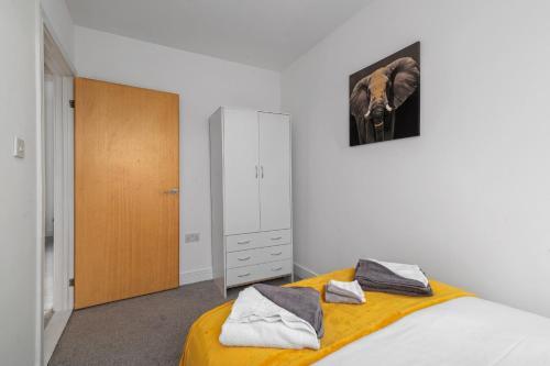 Vibrant & Warm Apartment In Central Birmingham