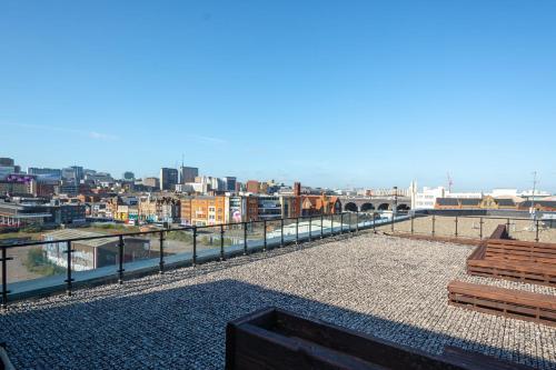 Contemporary 1 Bedroom Apartment In Central Birmingham