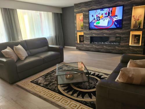 The Exclusive Jacuzzi Apartments