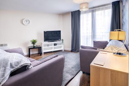 Stylish 2bed Apartment-city Centre - Free Parking.