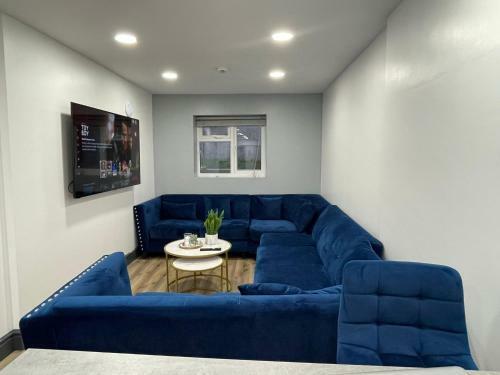Apartamento Spacious Serviced Studio With Large Kitchenette