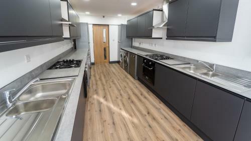 Apartamento Spacious Serviced Studio With Large Kitchenette