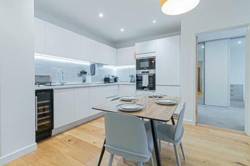 Stunning Contemporary Apartment In Central Birmingham