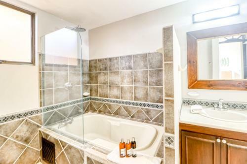 Bah�a Encantada H4