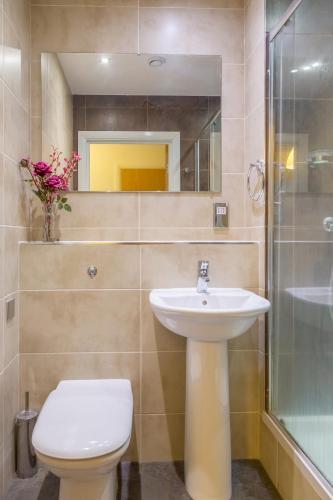 Pass The Keys Lush 2 Bed Apartment Central Free Parking