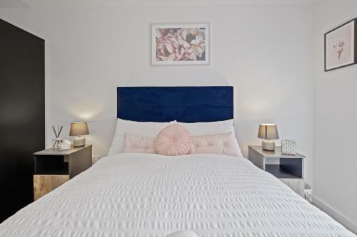 Central Birmingham 2 Bed Apartment With Balcony