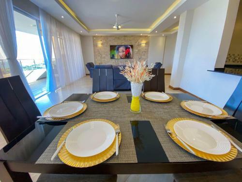 Le' Grand Consulate Apartment