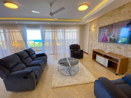 Le' Grand Consulate Apartment
