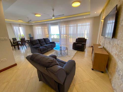Le' Grand Consulate Apartment