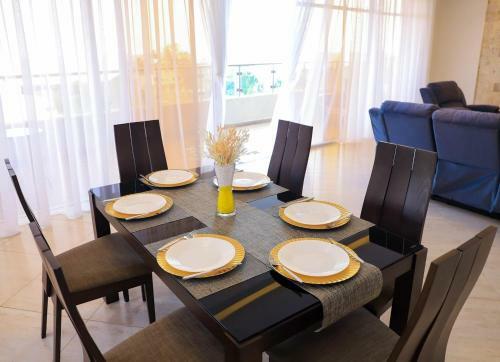 Le' Grand Consulate Apartment