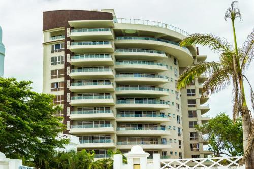 Le' Grand Consulate Apartment
