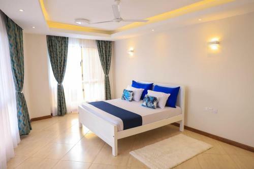 Le' Grand Consulate Apartment