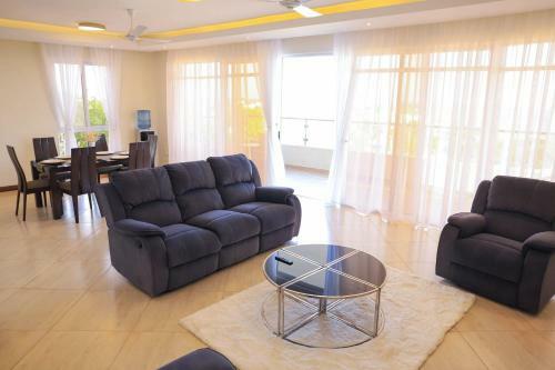 Le' Grand Consulate Apartment