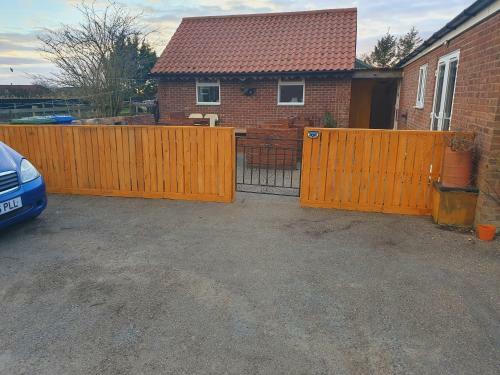 Sherwood Studio Annexe 1 Bedroom Entire Property