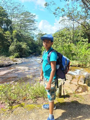 Knuckles Gateway Hiking
