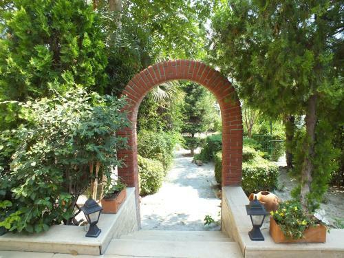 Uslan Hotel