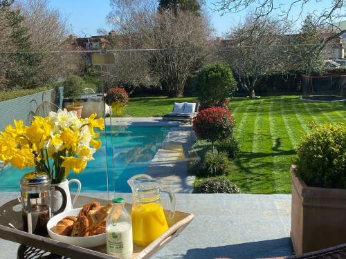 Villa The Design House With Heated Pool Sleeps 10
