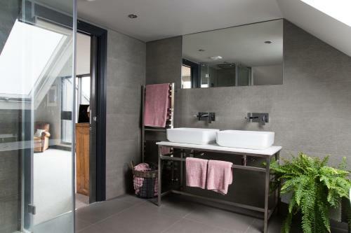 Villa The Design House With Heated Pool Sleeps 10