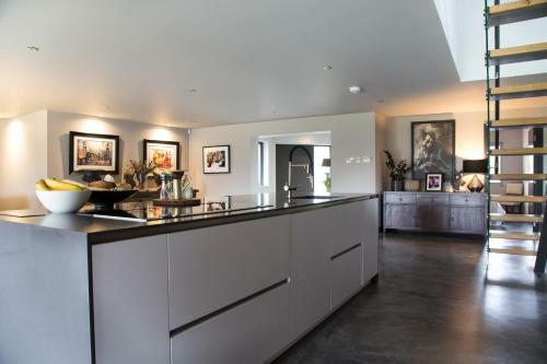 Villa The Design House With Heated Pool Sleeps 10