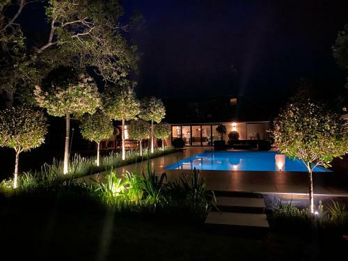 Villa The Design House With Heated Pool Sleeps 10