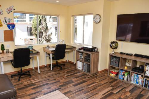 Modern&private, Best Sunset Views 3 Storey House ?